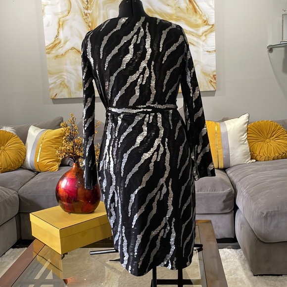 V by Eva silver and black sequence dress - Picture 3 of 4